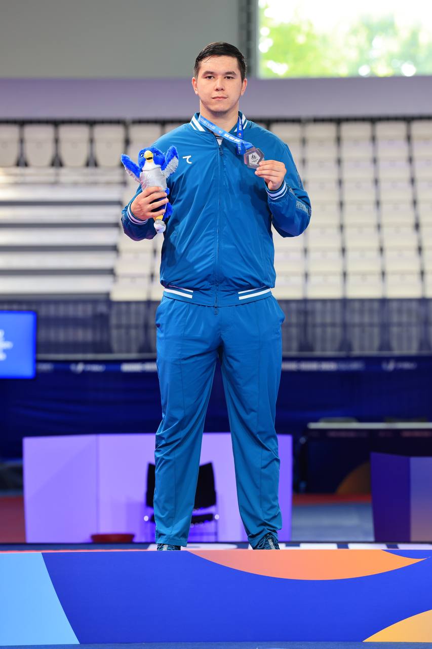 Butunjahon yozgi universiada oʻyinlari sovrindori Marat Mavlonovga kumush medal tantanali ravishda topshirildi